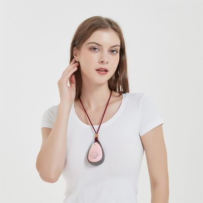 FCC slimme draagbare luchtreiniger 96 X 56 X 33mm 2 uur opladen nekluchtreiniger