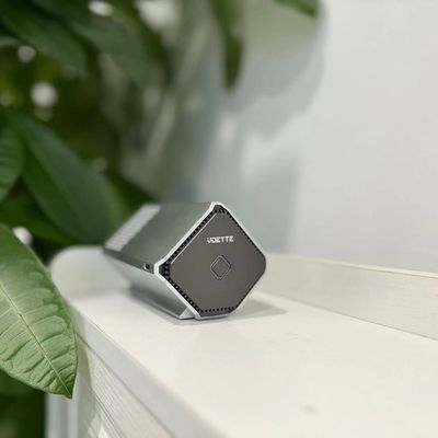 13 uur draagbare auto luchtreiniger met 4800 mAh batterij en 0,29 kg nettogewicht